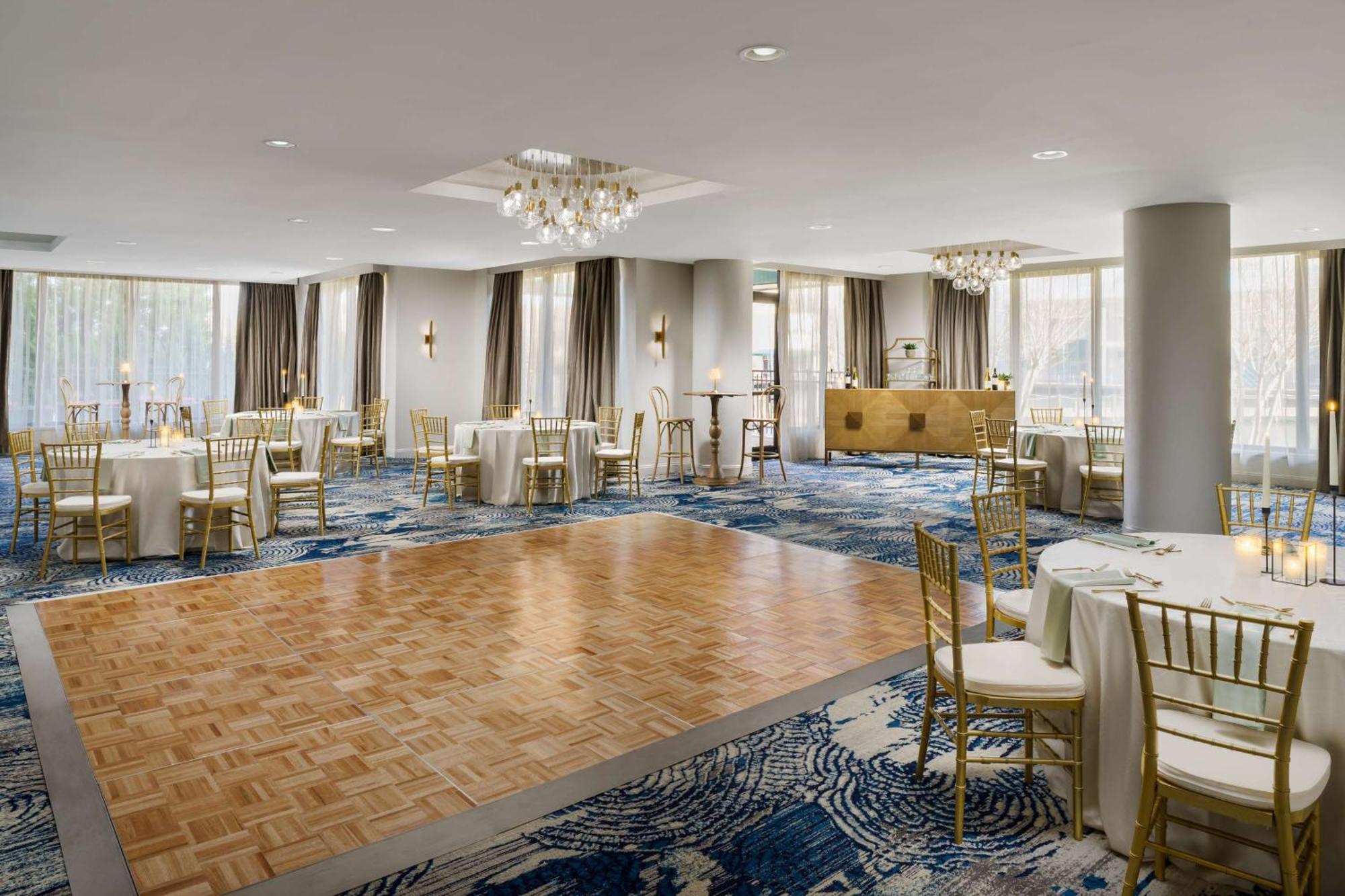 Hilton Charlotte University Place Dış mekan fotoğraf