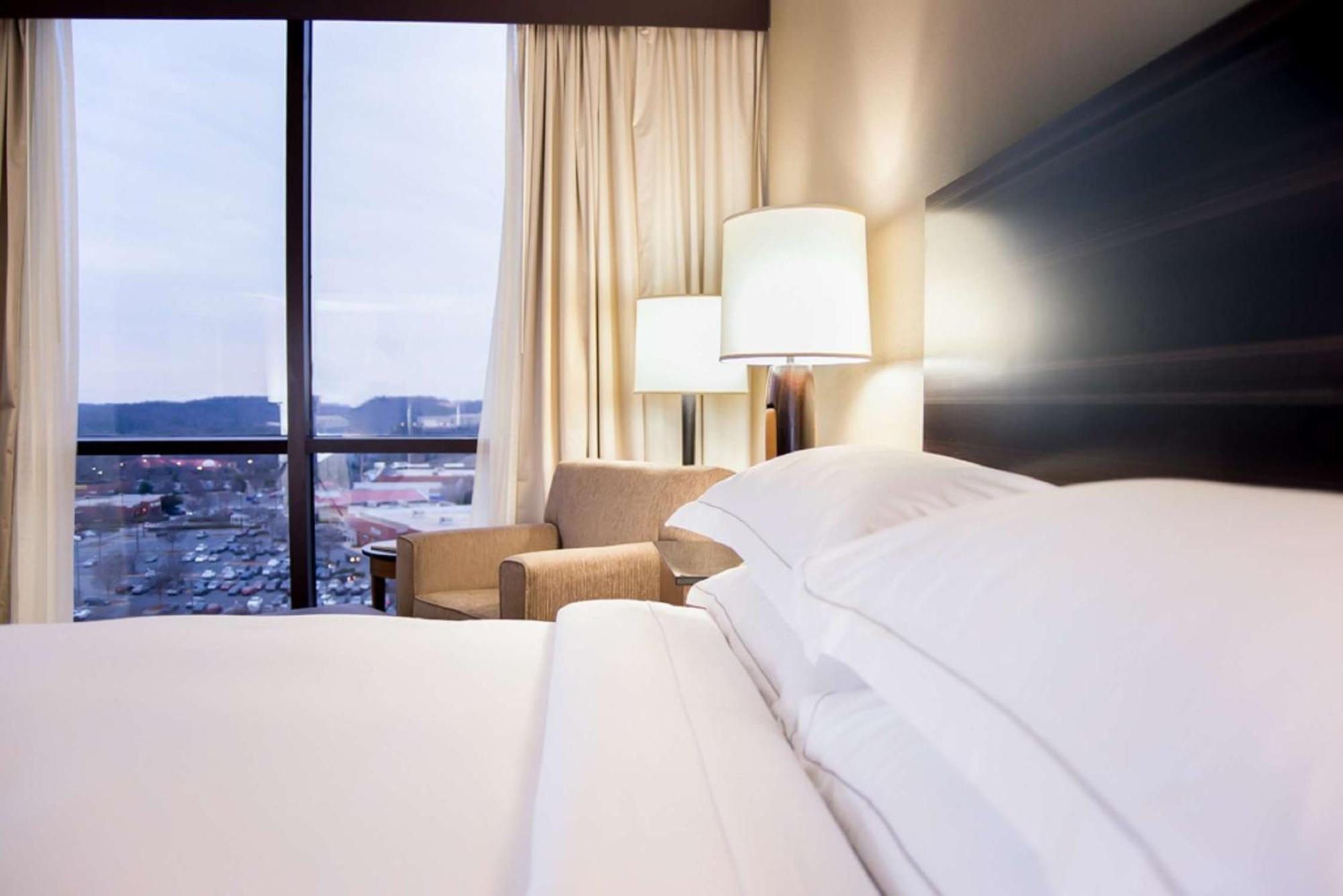 Hilton Charlotte University Place Dış mekan fotoğraf